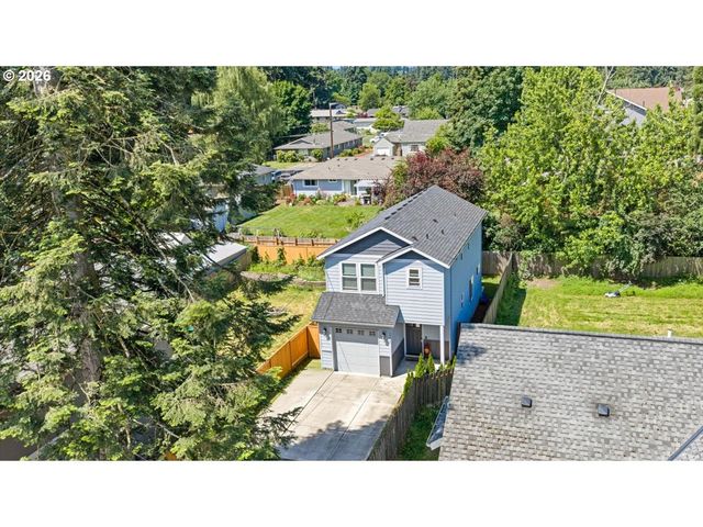 15667 Se RAINIER Ave, Clackamas, OR 97015