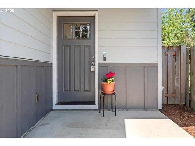 15667 Se RAINIER Ave, Clackamas, OR 97015
