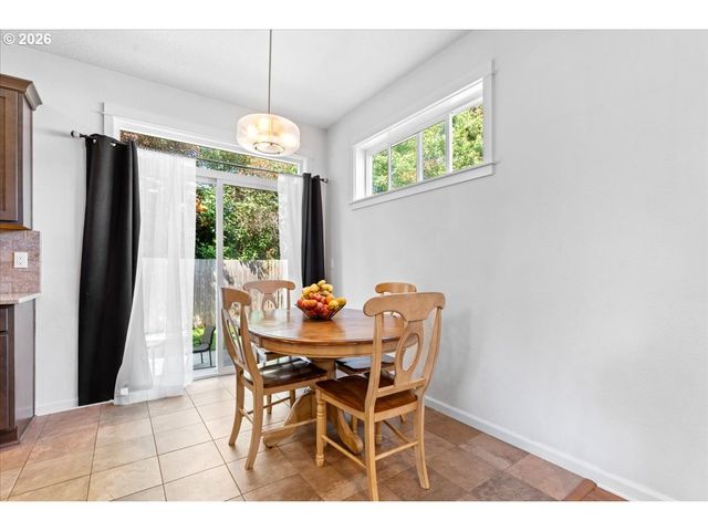 15667 Se RAINIER Ave, Clackamas, OR 97015