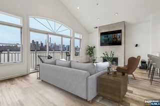 22 Lydia, Guttenberg, NJ 07093