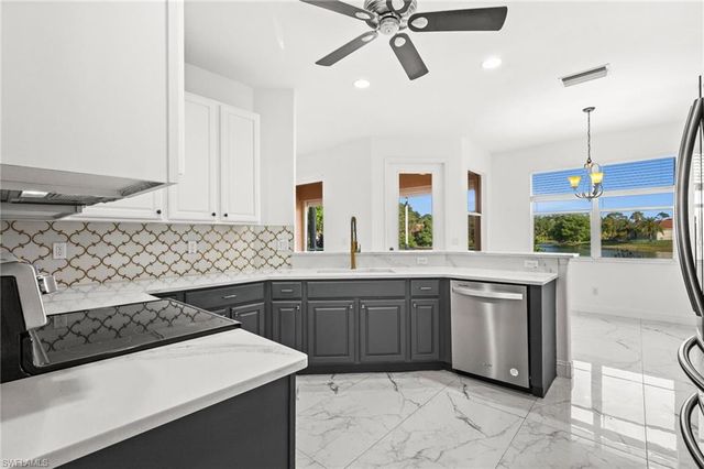 3972 Ruxton RD, Naples, FL 34116