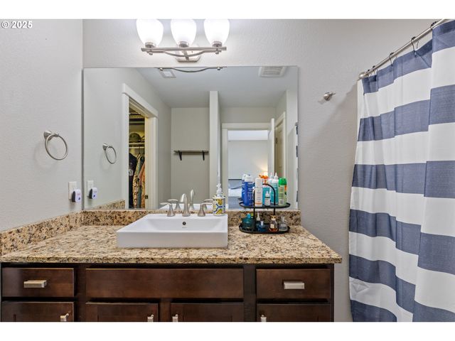 409 S STATE St, Sutherlin, OR 97479