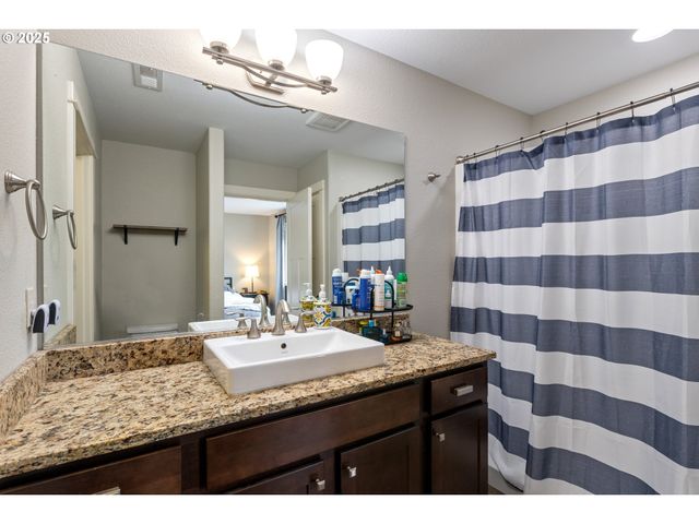 409 S STATE St, Sutherlin, OR 97479