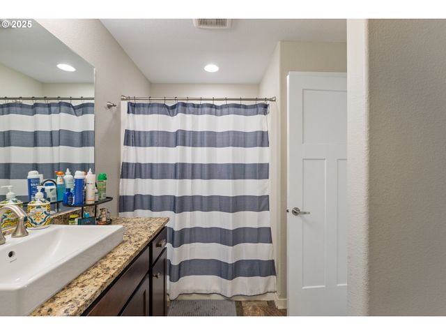 409 S STATE St, Sutherlin, OR 97479