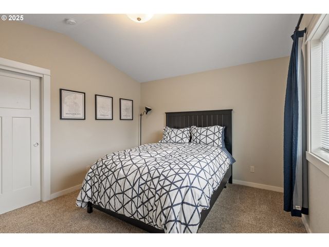 409 S STATE St, Sutherlin, OR 97479