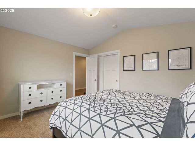 409 S STATE St, Sutherlin, OR 97479