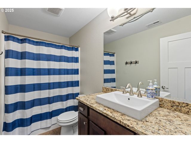 409 S STATE St, Sutherlin, OR 97479