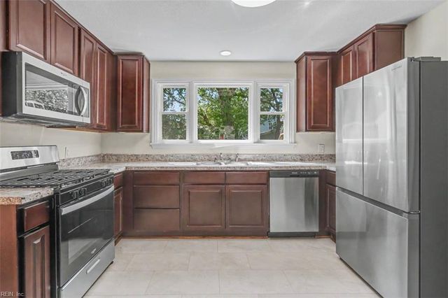 213 Brooke DR, Hampton, VA 23663