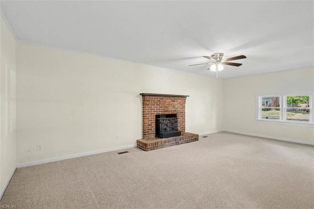 213 Brooke DR, Hampton, VA 23663