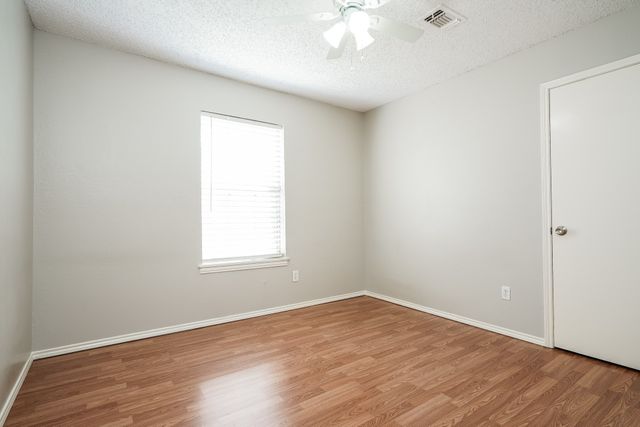 6117 Autumn Springs Drive, Arlington, TX 76001