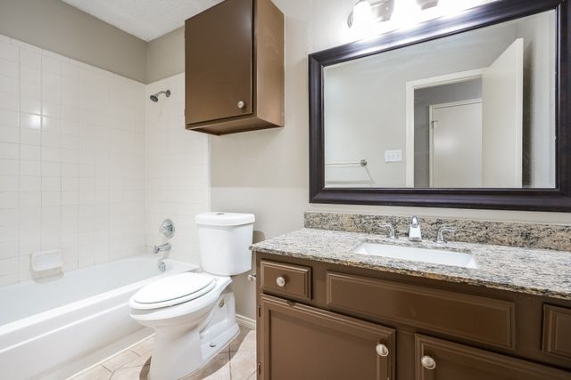 6117 Autumn Springs Drive, Arlington, TX 76001