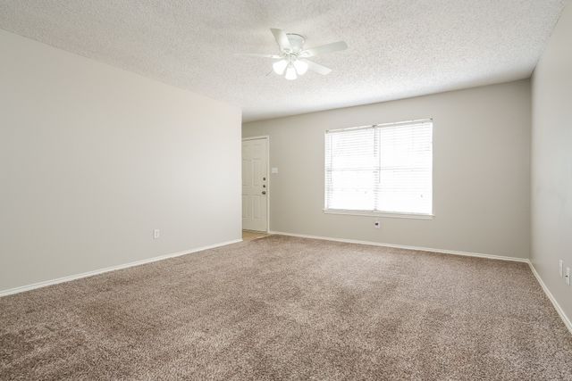 6117 Autumn Springs Drive, Arlington, TX 76001