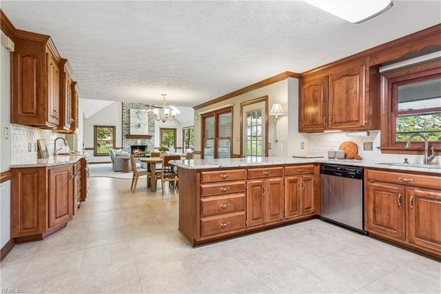 3 Carmines CT, Poquoson, VA 23662