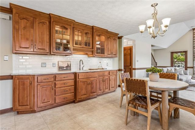 3 Carmines CT, Poquoson, VA 23662