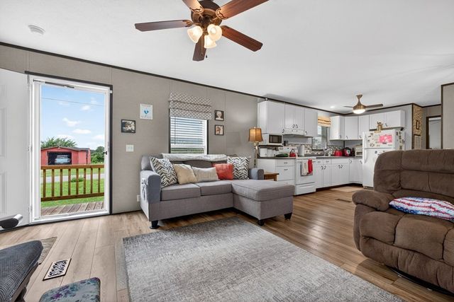 175 Humphrey Rd, Walling, TN 38587