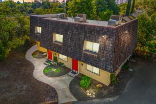 2429 Court Street, Redding, CA 96001