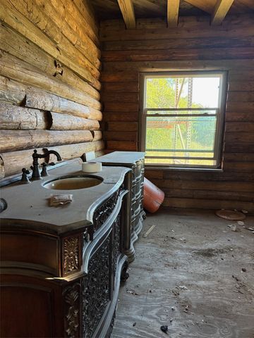 1633 Kay Lane, Reno, TX 76020