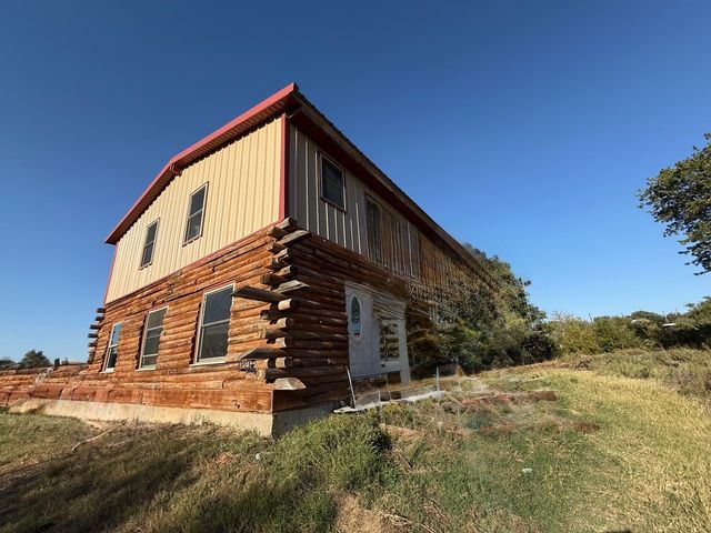 1633 Kay Lane, Reno, TX 76020