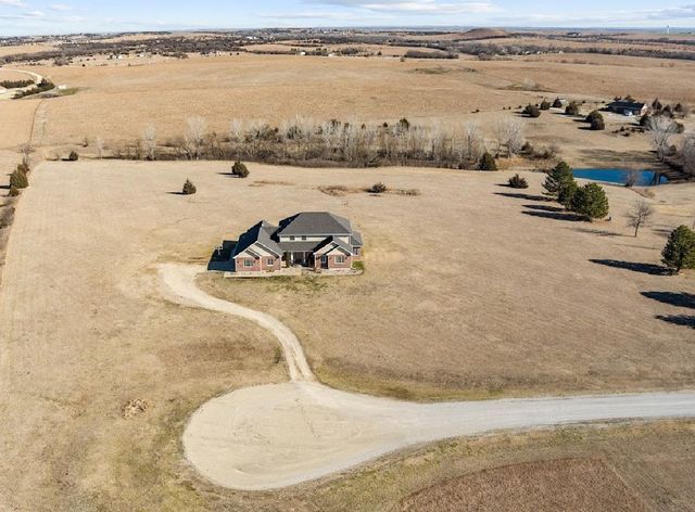 1140 W Hidden Springs Rd, Salina, KS 67401