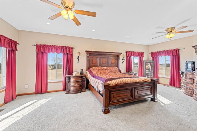 1140 W Hidden Springs Rd, Salina, KS 67401