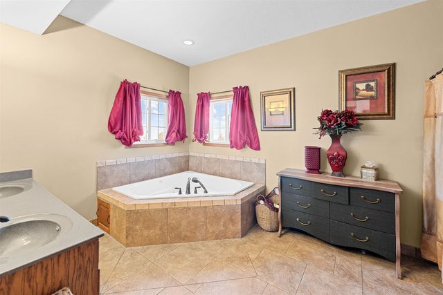 1140 W Hidden Springs Rd, Salina, KS 67401