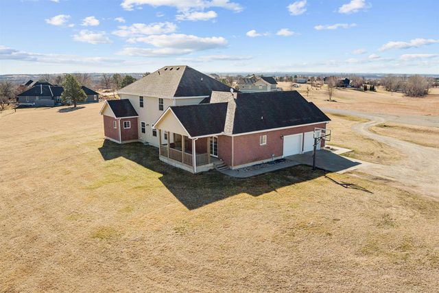 1140 W Hidden Springs Rd, Salina, KS 67401
