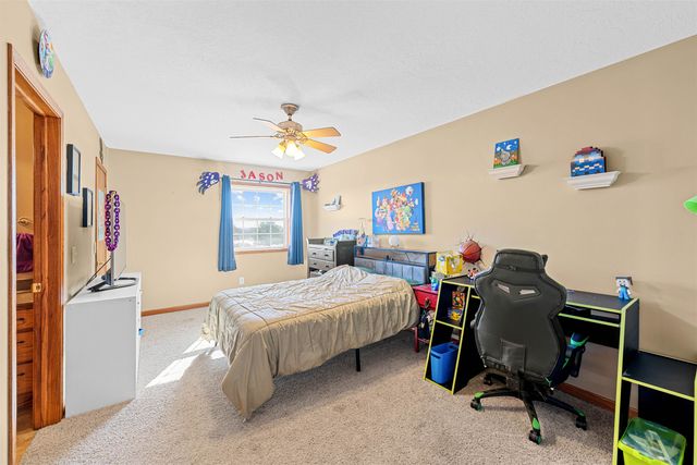 1140 W Hidden Springs Rd, Salina, KS 67401