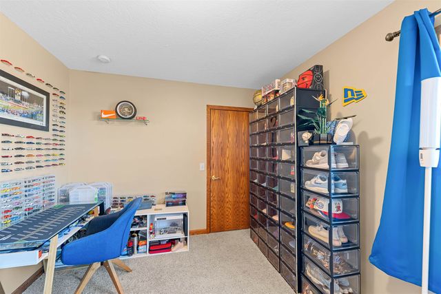 1140 W Hidden Springs Rd, Salina, KS 67401