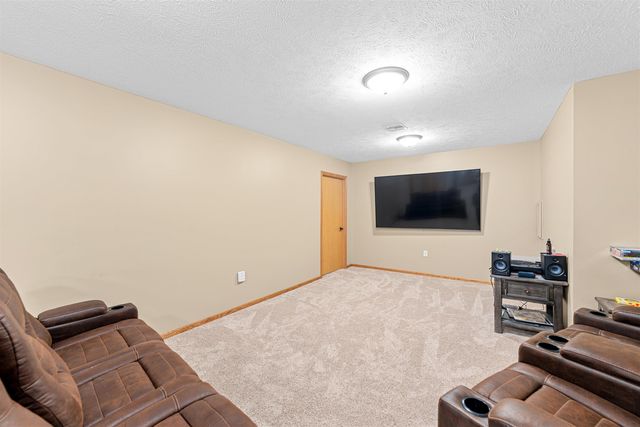 1140 W Hidden Springs Rd, Salina, KS 67401