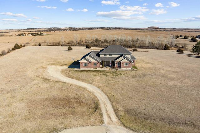 1140 W Hidden Springs Rd, Salina, KS 67401