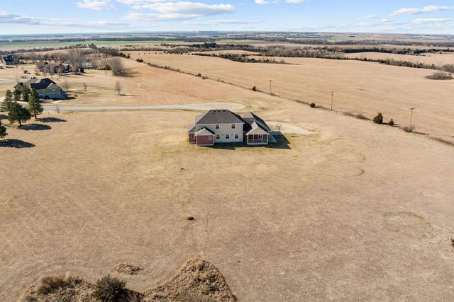 1140 W Hidden Springs Rd, Salina, KS 67401