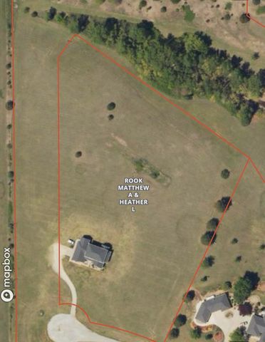 1140 W Hidden Springs Rd, Salina, KS 67401