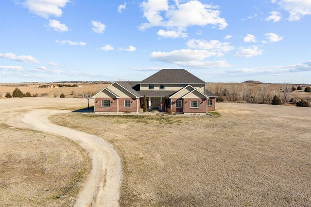 1140 W Hidden Springs Rd, Salina, KS 67401