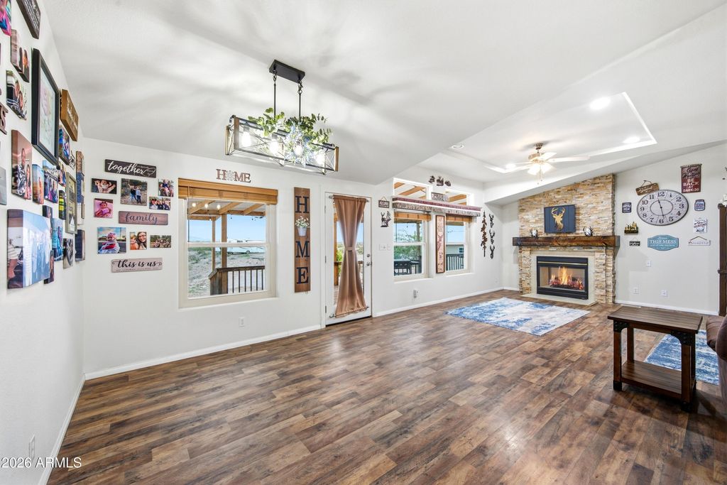 Image 12 of property listing at 4623 N 333RD Avenue, Tonopah, AZ 85354