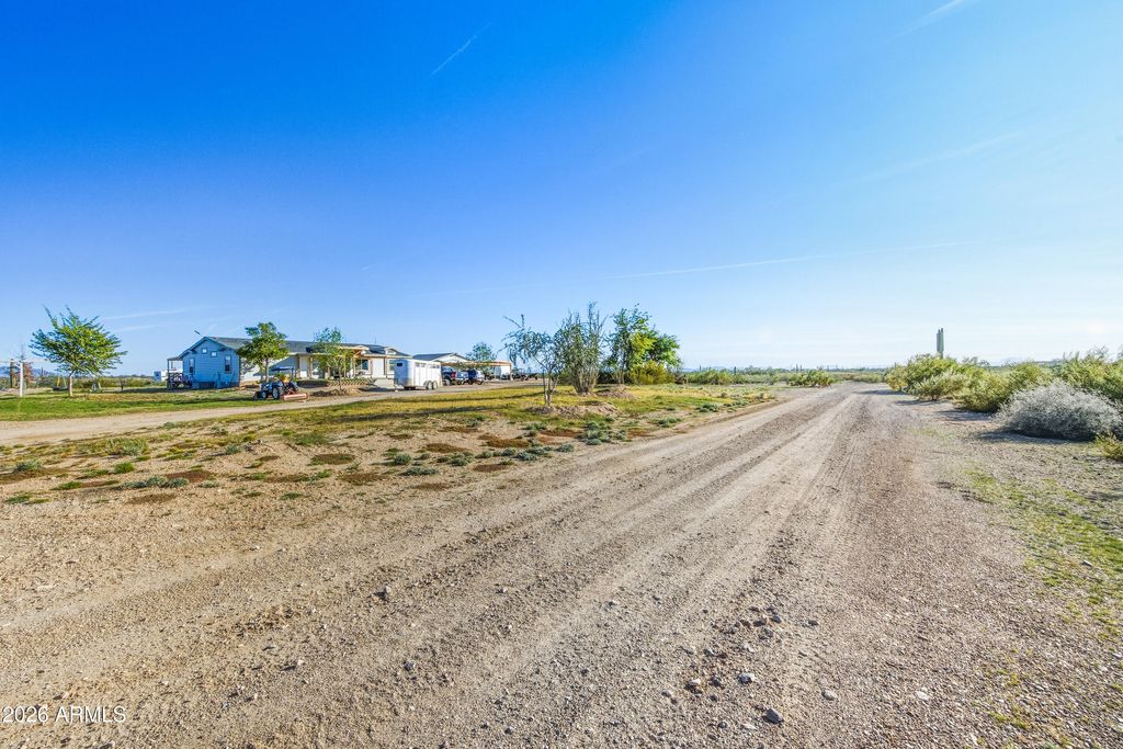 Image 21 of property listing at 4623 N 333RD Avenue, Tonopah, AZ 85354