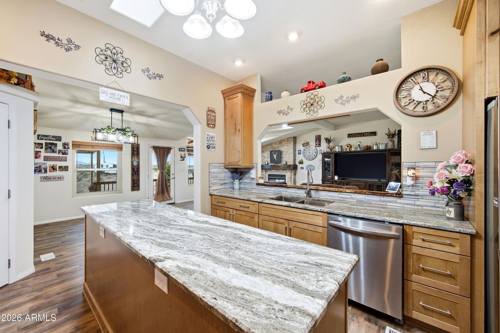 Image 5 of property listing at 4623 N 333RD Avenue, Tonopah, AZ 85354