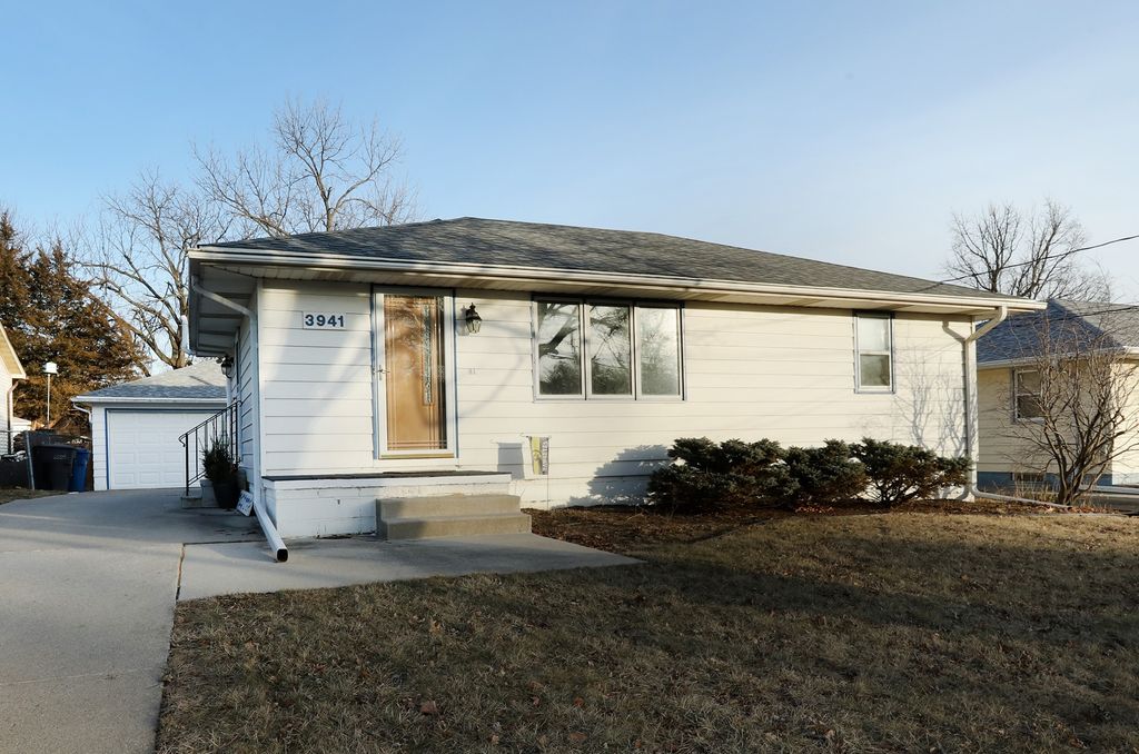 3941 E 26th Street, Des Moines, IA 50317