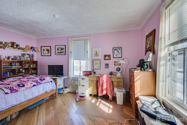 52 Spring Street, Metuchen, NJ 08840