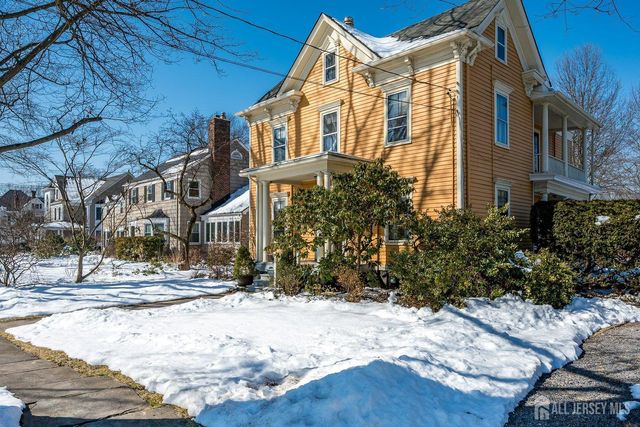 52 Spring Street, Metuchen, NJ 08840