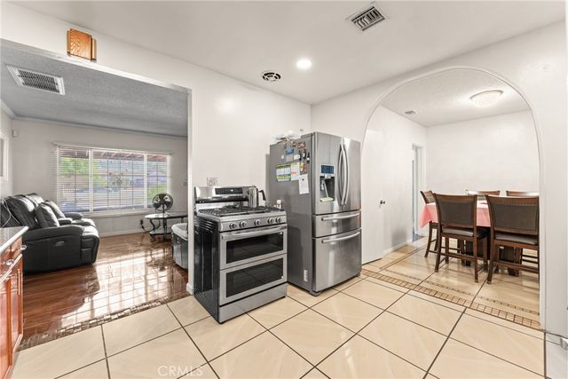 25479 Los Flores Drive, San Bernardino, CA 92404