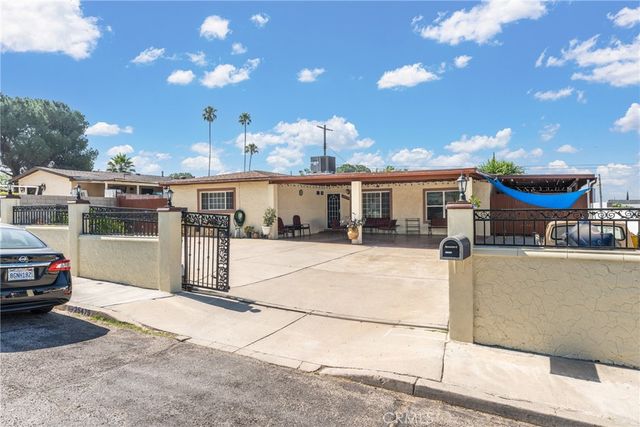 25479 Los Flores Drive, San Bernardino, CA 92404