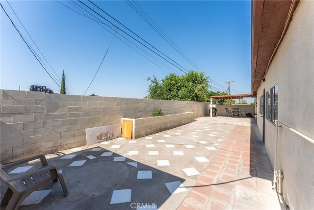 25479 Los Flores Drive, San Bernardino, CA 92404