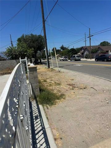 8932 Redwood, Fontana, CA 92335