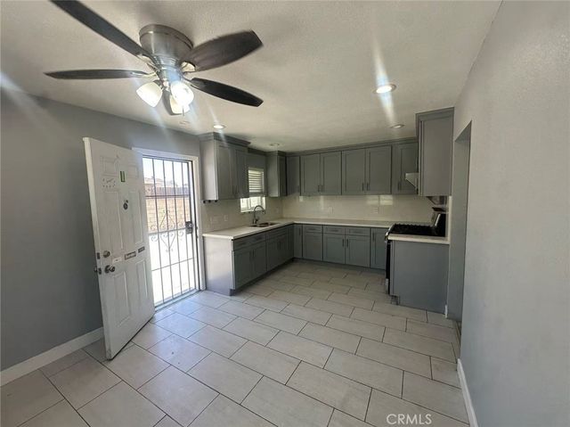 8932 Redwood, Fontana, CA 92335