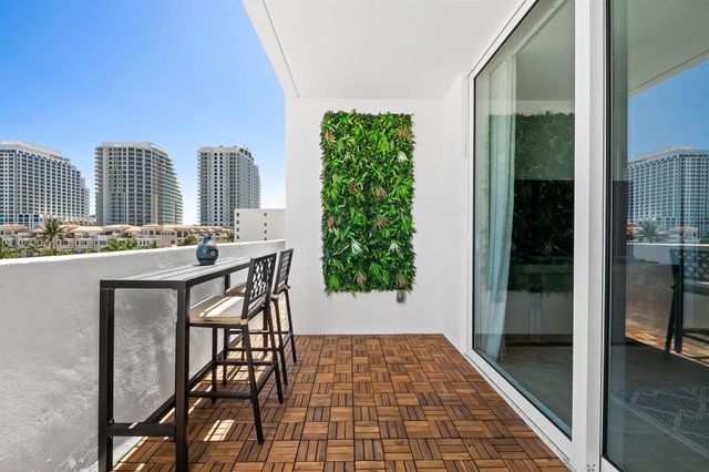 401 N Birch Road 409, Fort Lauderdale, FL 33304