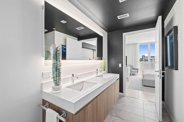 401 N Birch Road 409, Fort Lauderdale, FL 33304