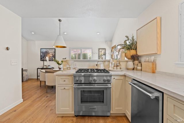 110 Viola Way, Angwin, CA 94508