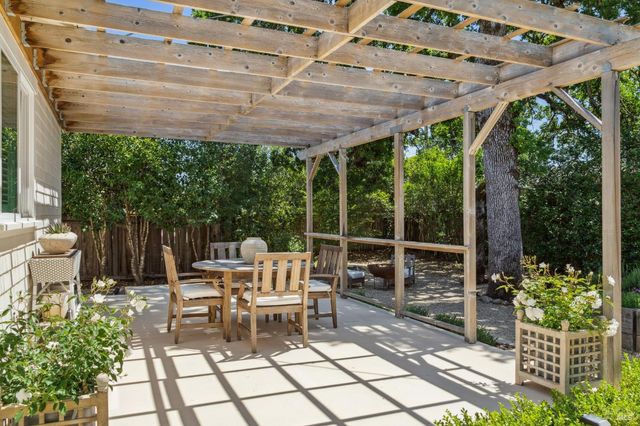 110 Viola Way, Angwin, CA 94508