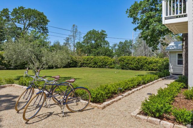 110 Viola Way, Angwin, CA 94508