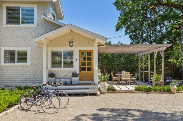 110 Viola Way, Angwin, CA 94508